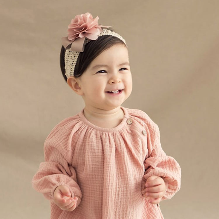 Minana ヘッドバンド ヘアバンド ベビー 赤ちゃん 髪飾り お花 フラワー キッズ 送料無料 ハーフバースデー ヘアアレンジ 結婚式 新生児 セレモニー お宮参り 記念日 ベビードレス キッズドレス