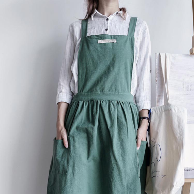 Minana エプロン おしゃれ プリーツ 送料無料 保育士 体型カバー ロング丈 Aライン カフェエプロン チュニック ポケット付き サロン キッズ 親子ペア 子供 無地